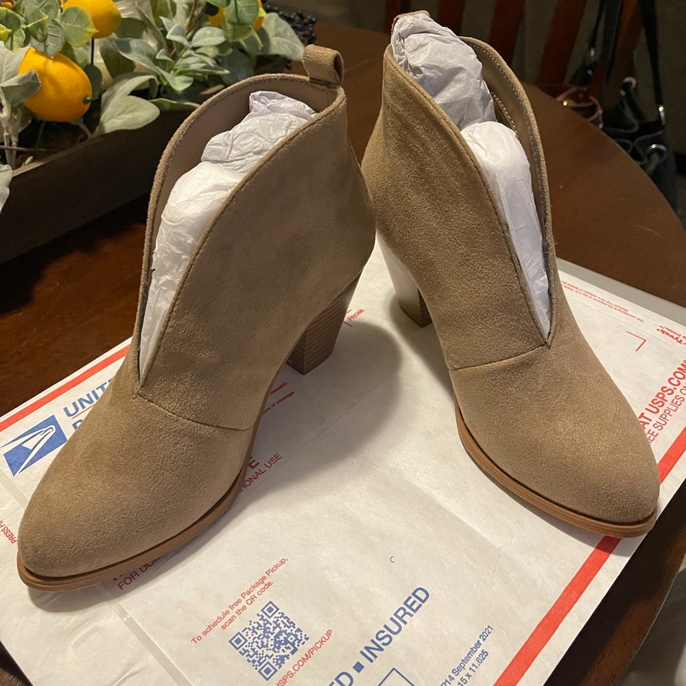 Pierre Dumas V Cut Booties
